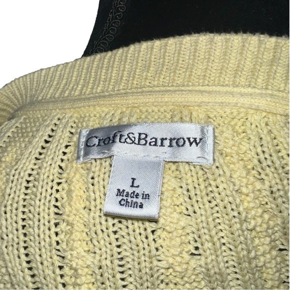 Croft and barrow yellow Vneck sweater L - Picture 3 of 3